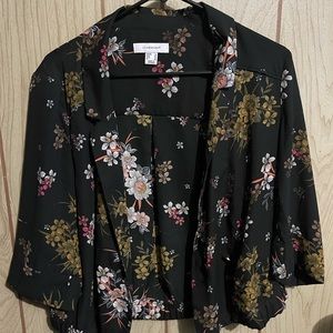 Beautiful floral lightweight half sleeve jacket